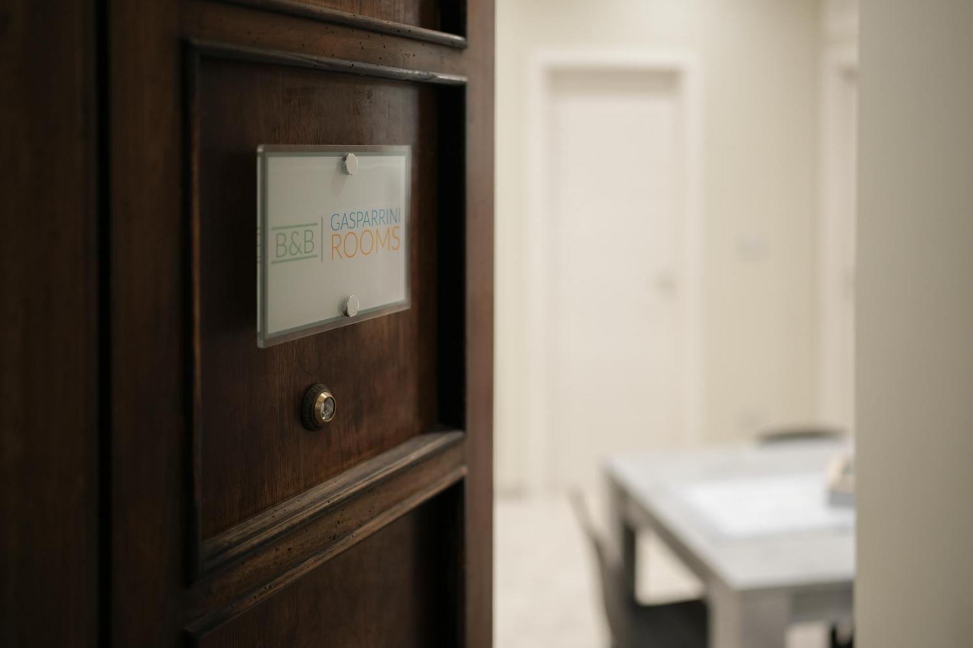 B&B Gasparrini Rooms เนเปิลส์ ภายนอก รูปภาพ