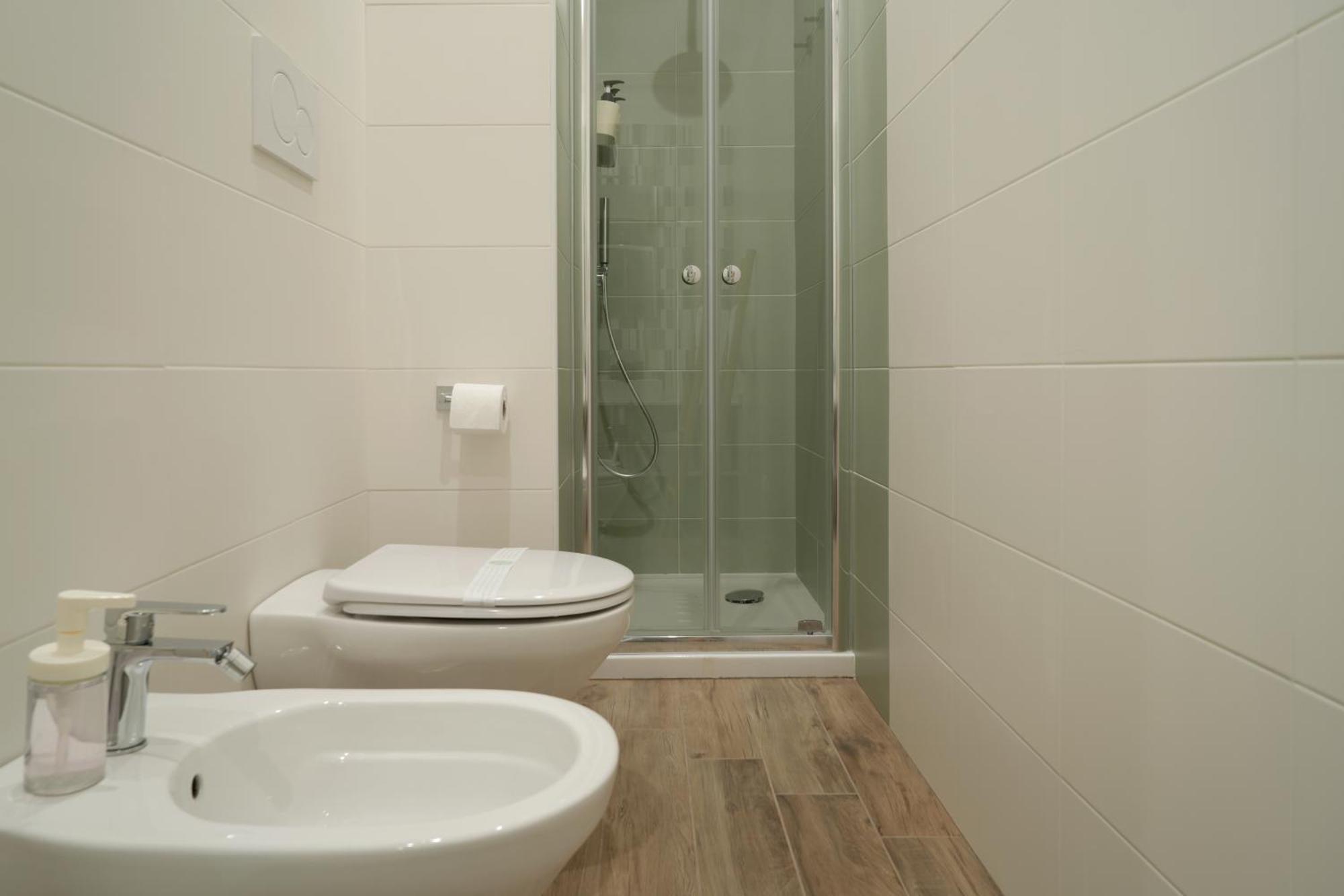 B&B Gasparrini Rooms เนเปิลส์ ภายนอก รูปภาพ