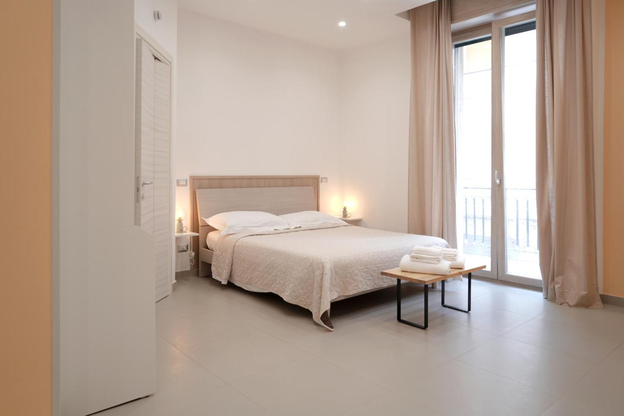 B&B Gasparrini Rooms เนเปิลส์ ภายนอก รูปภาพ