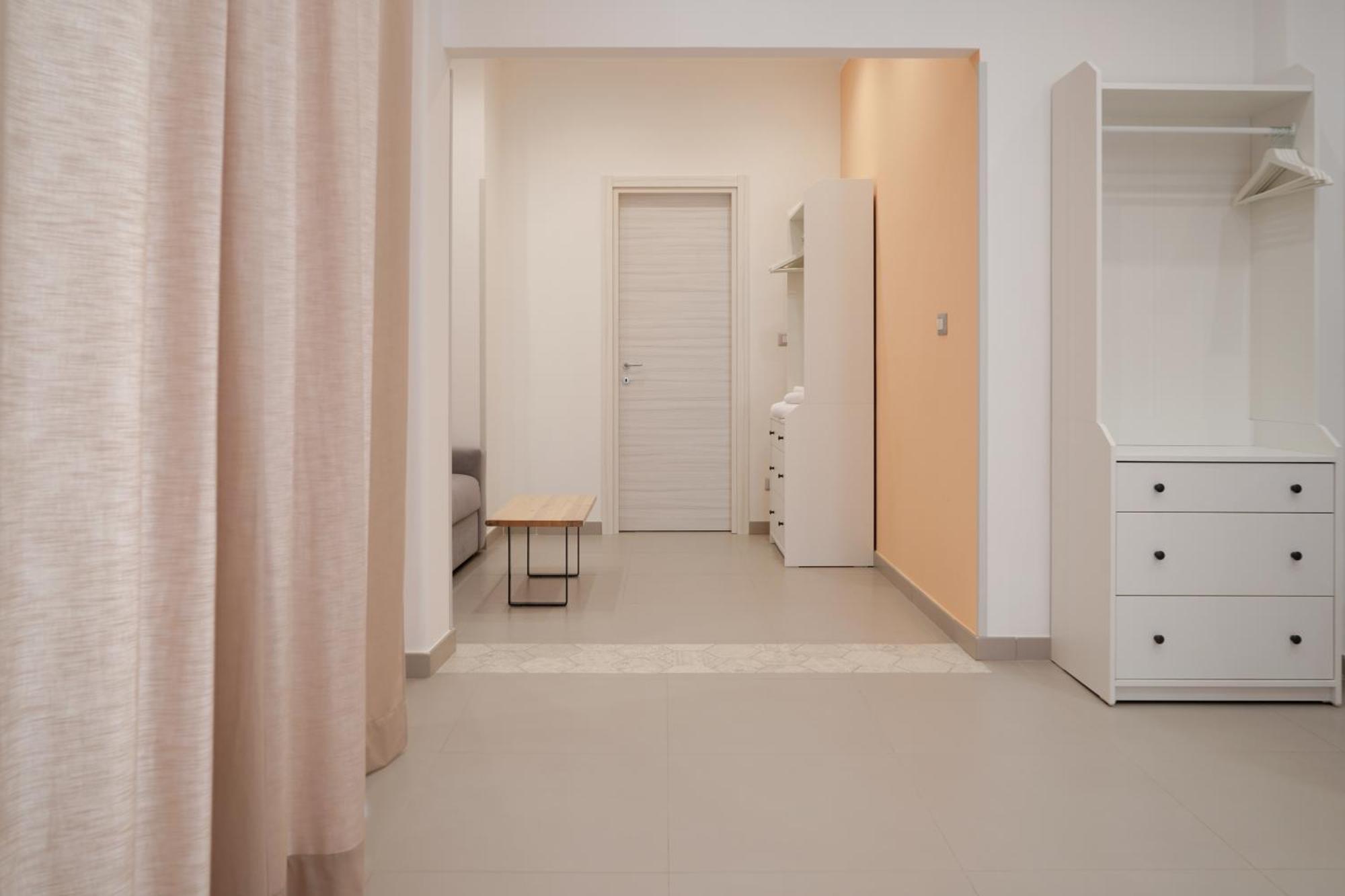 B&B Gasparrini Rooms เนเปิลส์ ภายนอก รูปภาพ