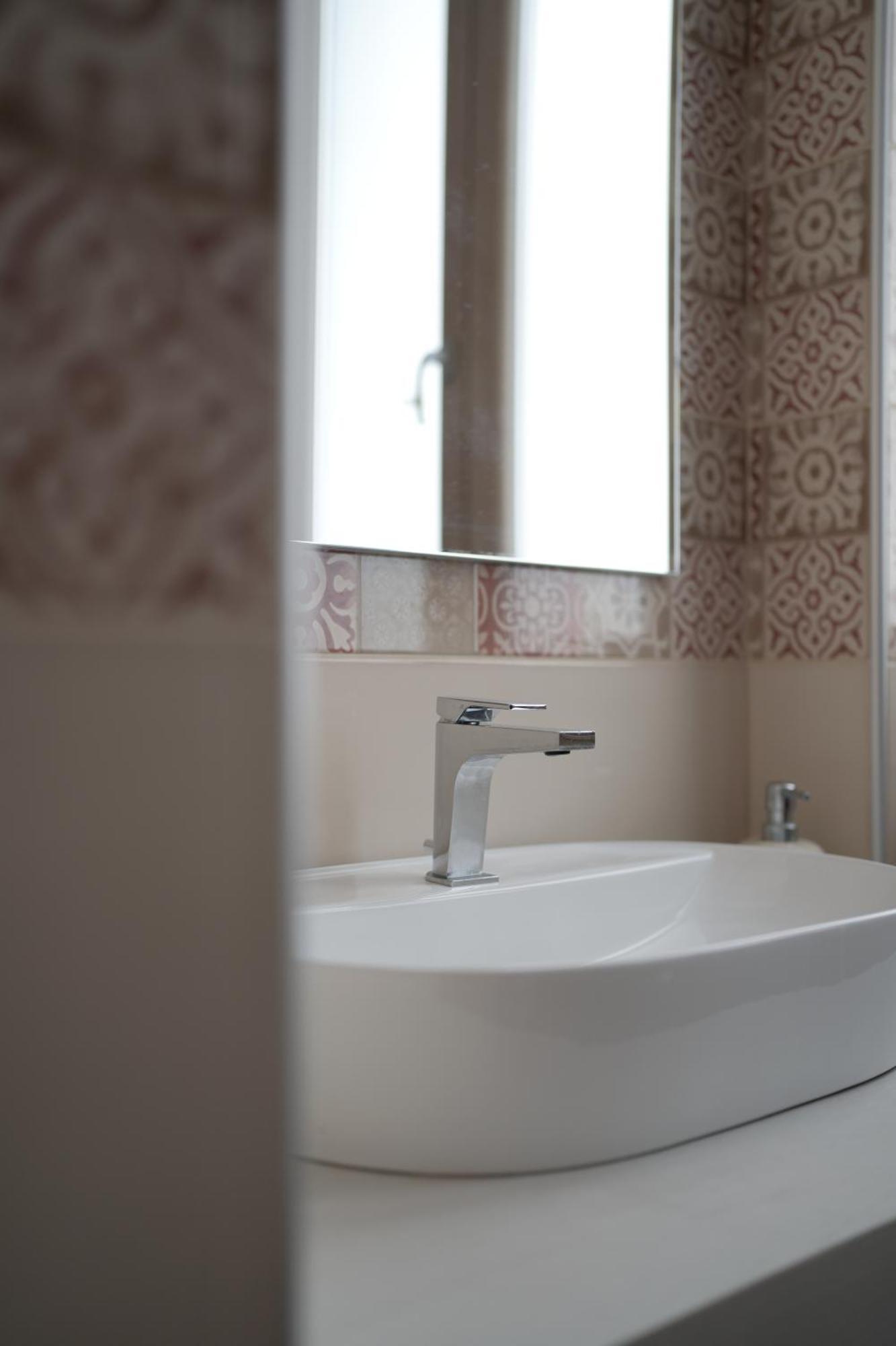 B&B Gasparrini Rooms เนเปิลส์ ภายนอก รูปภาพ